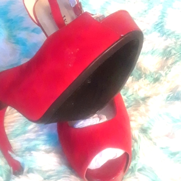 Worthington Heels - Picture 2 of 3